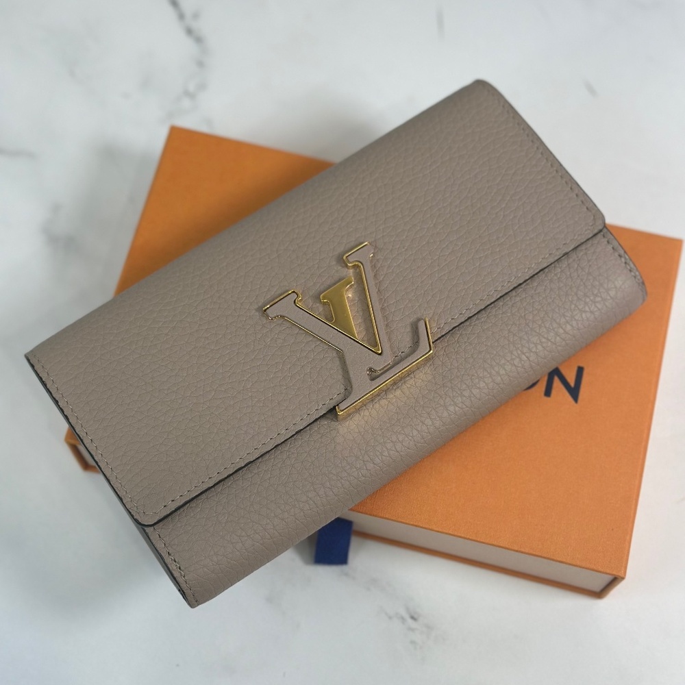 Louis Vuitton Capucines Wallet